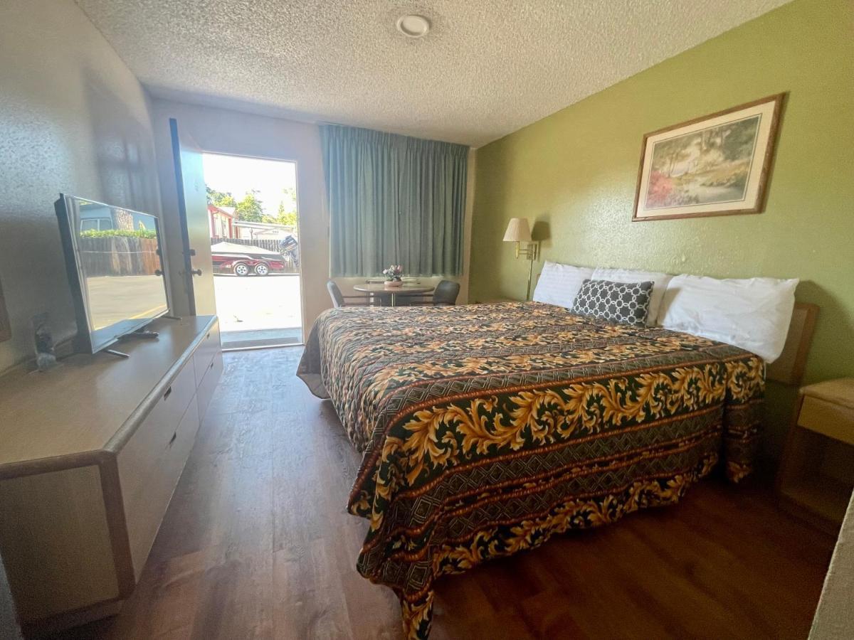 Regency Inn Lakeport Exteriör bild
