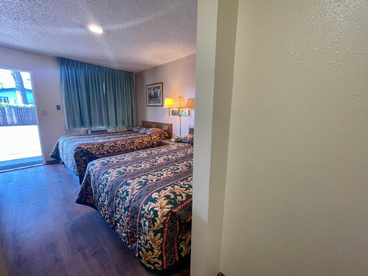 Regency Inn Lakeport Exteriör bild