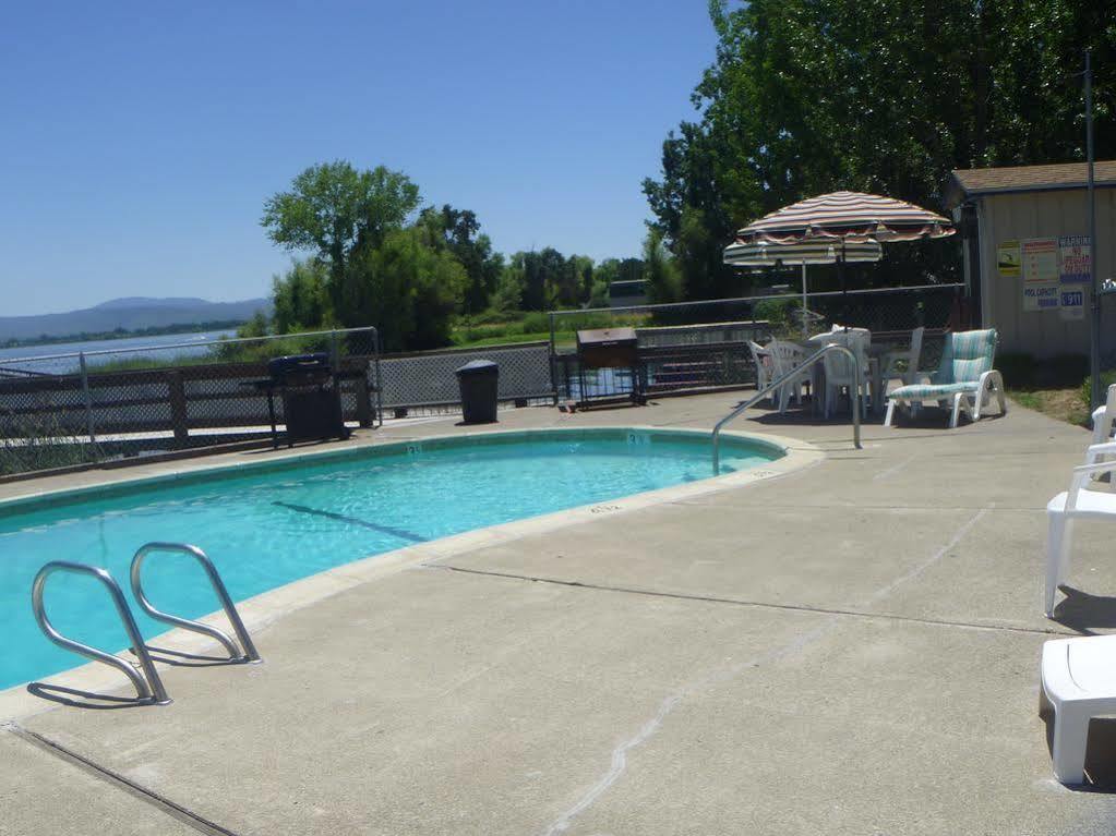 Regency Inn Lakeport Exteriör bild