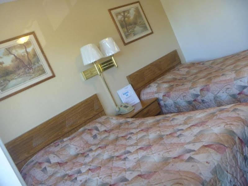 Regency Inn Lakeport Exteriör bild